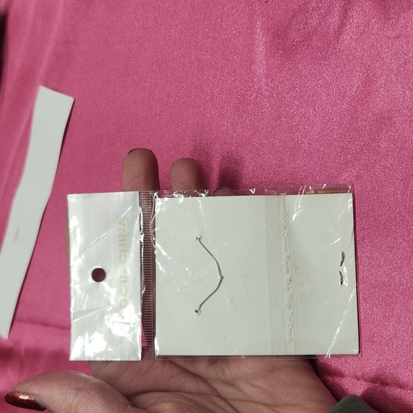 Authentic Nassau Bahamas Shell Earrings - Picture 2 of 3